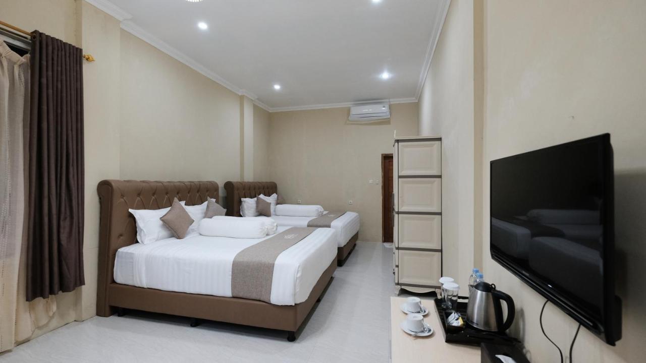 Bukit Indah Doda Hotel & Resorts Palu Exteriör bild