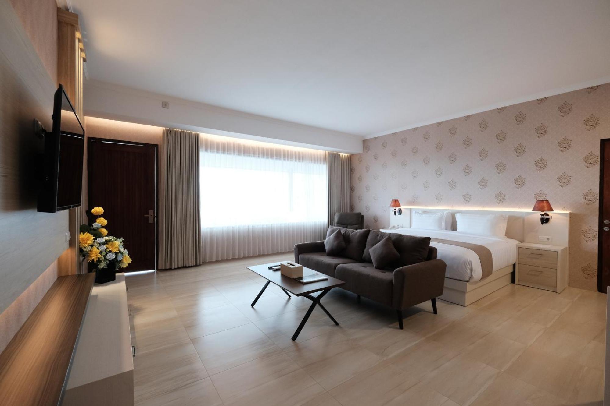 Bukit Indah Doda Hotel & Resorts Palu Exteriör bild